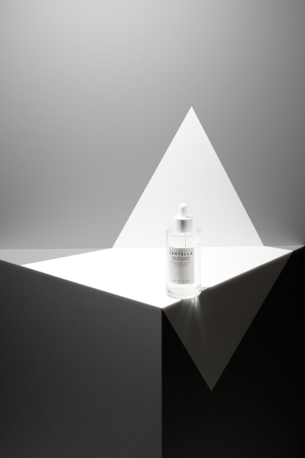 [韓國製] SKIN1004理膚天使 積雪草煥白光感凝珠安瓶精華100ml